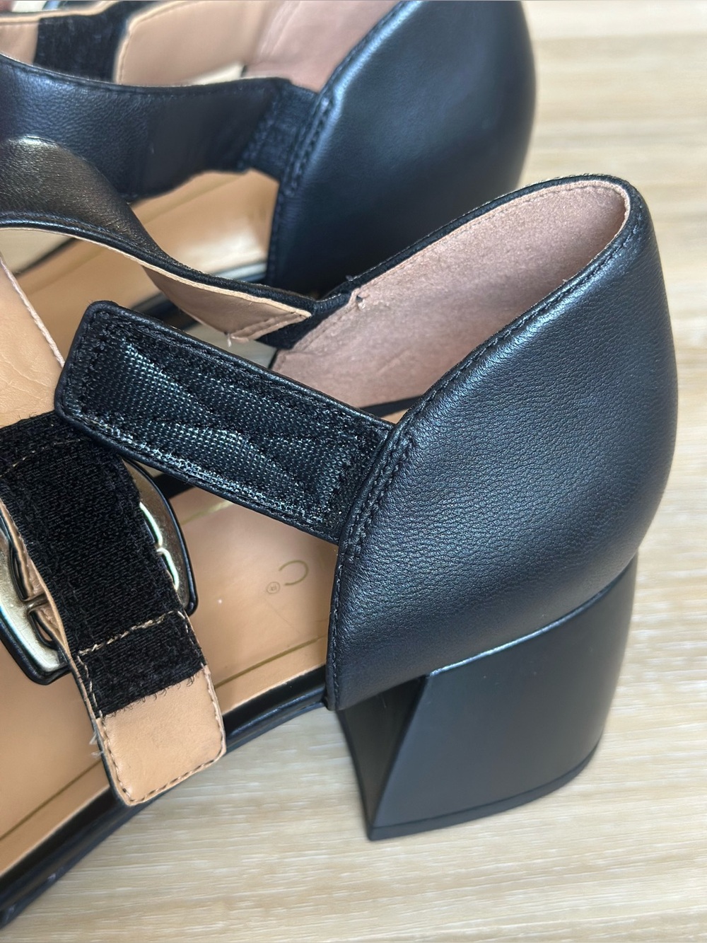 Vionic Chardonnay Black Leather Block Heel Sandals Ankle Strap Women's Size 9.5 - Picture 6 of 8